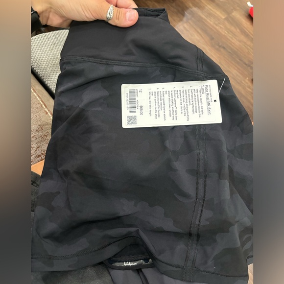 Lululemon Pace Rival Mid Rise Skirt
Heritage 365 Camo Deep Coal Multi / Black - Picture 5 of 6